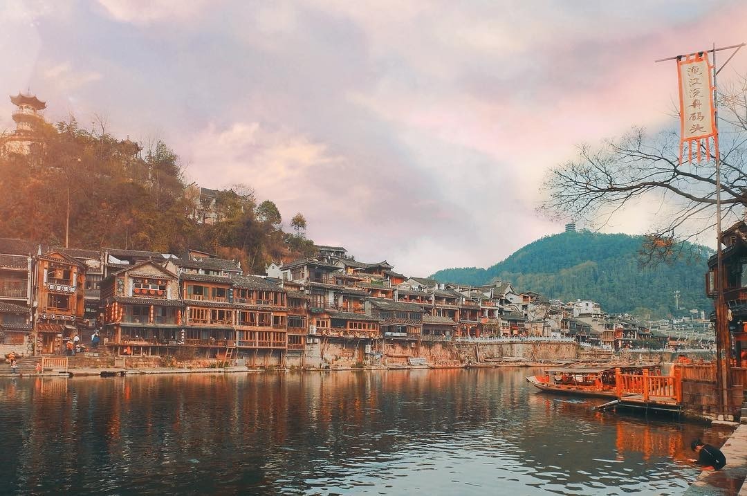 TOUR VIÊN GIA GIỚI – HỒ BẢO PHONG – PHÙ DUNG TRẤN – PHƯỢNG HOÀNG CỔ TRẤN 6 NGÀY 5 ĐÊM